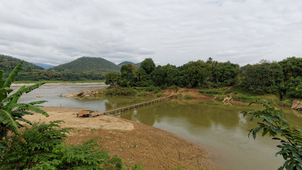 Pont au Laos