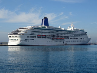 Fototapeta na wymiar panoramic view of a cruise ship docked at the harbor