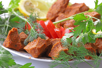Fracture raw meatballs made with meat and wheat