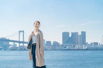 女性・青空