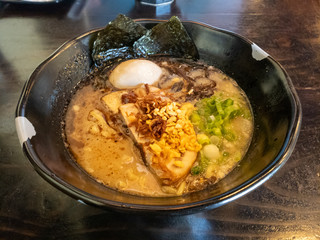 A delicious bowl of ramen noodle soup