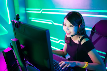 cybersport gamer have live stream © ryanking999