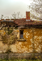 olde derelict abandoned peasant house