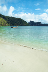 Travel to the beach and the sea Krabi