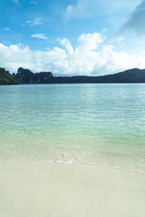 Travel to the beach and the sea Krabi