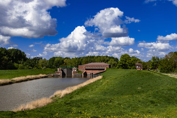 Fototapeta premium Schleuse Borssumer Kanal Emden