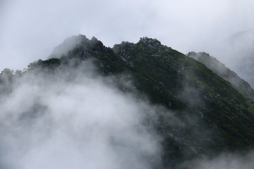 中央アルプス縦走　木曽駒ヶ岳から空木岳への道