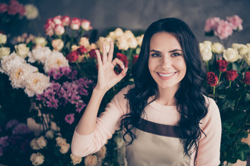 Close-up portrait of her she nice attractive lovely charming cheerful wavy-haired lady delivery...