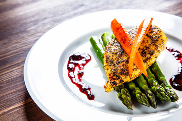 Grilled chicken breast and vegetables