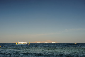 Obraz premium view of a boat on the Red Sea