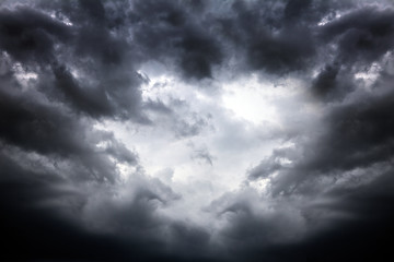 Obraz premium Dramatic Clouds Background