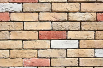 色の違うレンガの壁