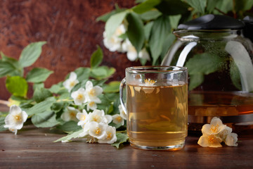 Green tea with jasmine .