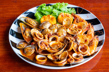 seafood - Spicy mixed seafood in Thai Style (goong thang)