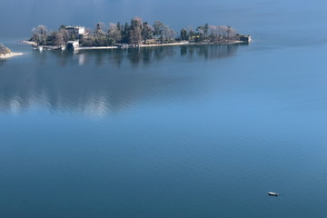 le isole di brissago e un pescatore solitario