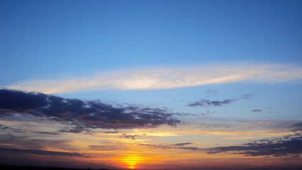 Por do sol na cidade de Porto Alegre, estado do Rio Grande do Sul, pais Brasil.