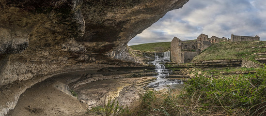Molino y cascada acantilado del Bolado © Yonzas