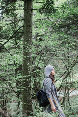 Obraz premium Young woman in the forest modelling