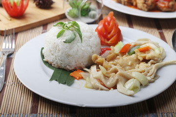 fillet fried chicken with sauteed mushrooms served with rice