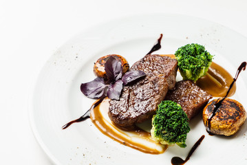 steak with vegetables