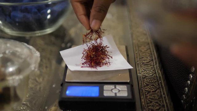 Safflower saffron scale weight For Diet Tea And Healthy Low Fat Cooking Herbal In Herb Store marrakech