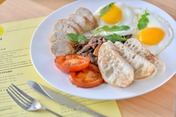 grilled salmon steak with vegetables and sauce