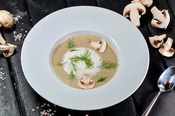 creme cream soup with oxygen foam