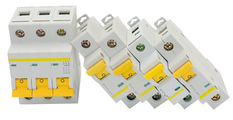 Automatic circuit breaker