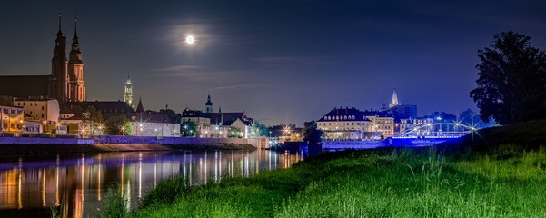 Opole panorama miasta w nocy nad Odrą - obrazy, fototapety, plakaty
