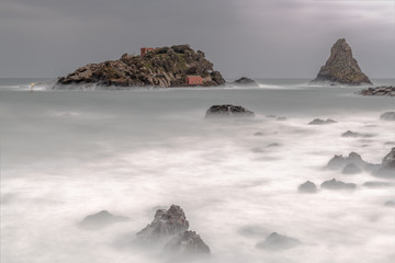 mareggiata su isolotti