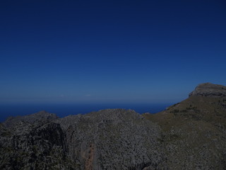 Ciel et falaise 