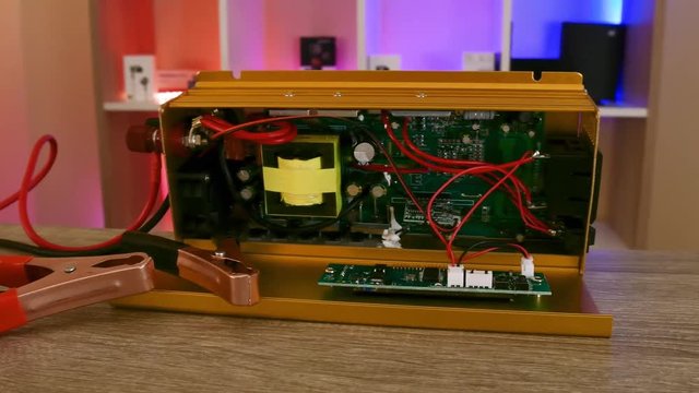 voltage converter from 12 to 220 volts