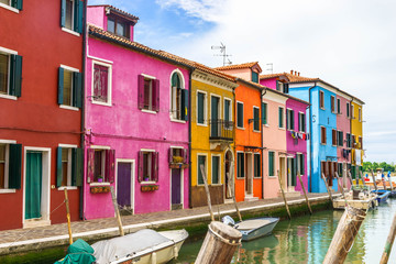 Obraz na płótnie Canvas Colorful houses in Burano, Venice, Italy
