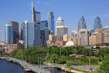 Fototapeta na wymiar Philadelphia skyline with the Schuylkill River on the foreground, USA