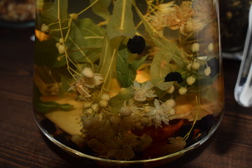 Herbata ziołowo-owocowa - obrazy, fototapety, plakaty