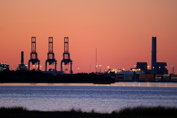 Obraz premium Port at dusk