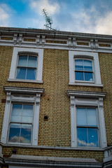 Obraz premium London home windows of large size