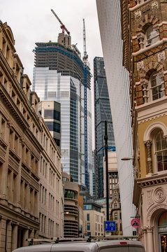 London streets with its iconinc buildings
