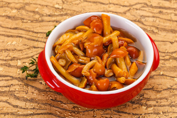 Pickled honey agaric