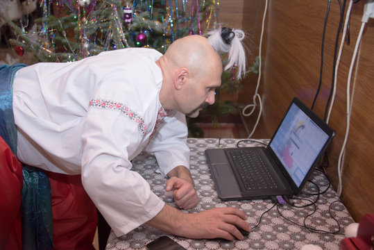Zaporizhzhya Cossack at laptop