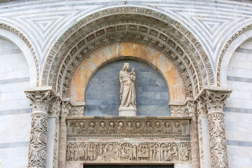 Obraz premium Pisa Baptistery of St. John, decorative details of facade, Pisa, Italy