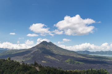 Obraz na płótnie Canvas Mount Agung volcano against a blue sky