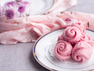 Obraz na płótnie Canvas Healthy homemade rose shaped mantau, chinese food, steam bao 
