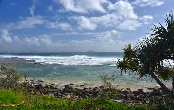 Beautiful weather at Buddina Beach along Pacific Boulevard (Sunshine Coast, Queensland, Australia). View from Buddina Beach from Beacon Lighthouse Reserve.