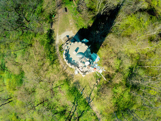 Habsburgwarte am Hermannskogel im Wienerwald von oben, Wien, Österreich