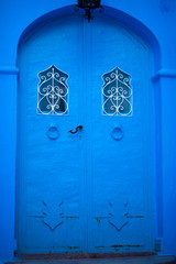 Puerta azul en Chauen, Marruecos