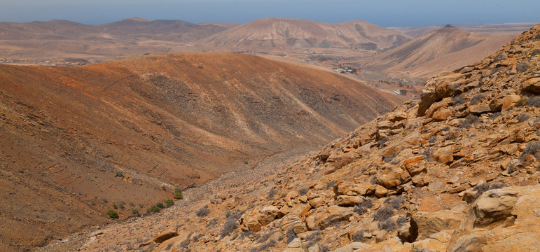 Vista desde la Degollada de los Granadillos. Parque Rural de Betancuria. Isla Fuerteventura. Provincia Las Palmas. Islas Canarias. Espa&ntilde;a