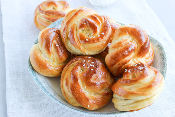 Fluffy rolls from yeast dough