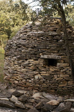 Abri ou maison, oppidum de Nages