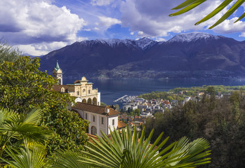 Madonna del Sasso, Blick auf die Berge und Lago Maggiore, Orselina, Tessin, Schweiz